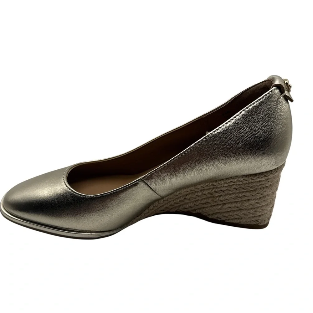 AEROSOLES Women's Gold Metallic Wedge Shoes Size 8.5 Ortholite Foam Insole‎